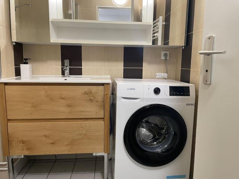Appartement Cosy Proche Paris Le Bourget Luaran gambar